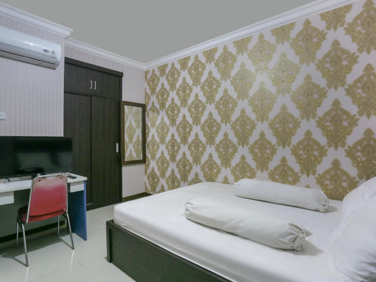 Oyo Life 3520 Indoniaga Palace Tangerang Buitenkant foto